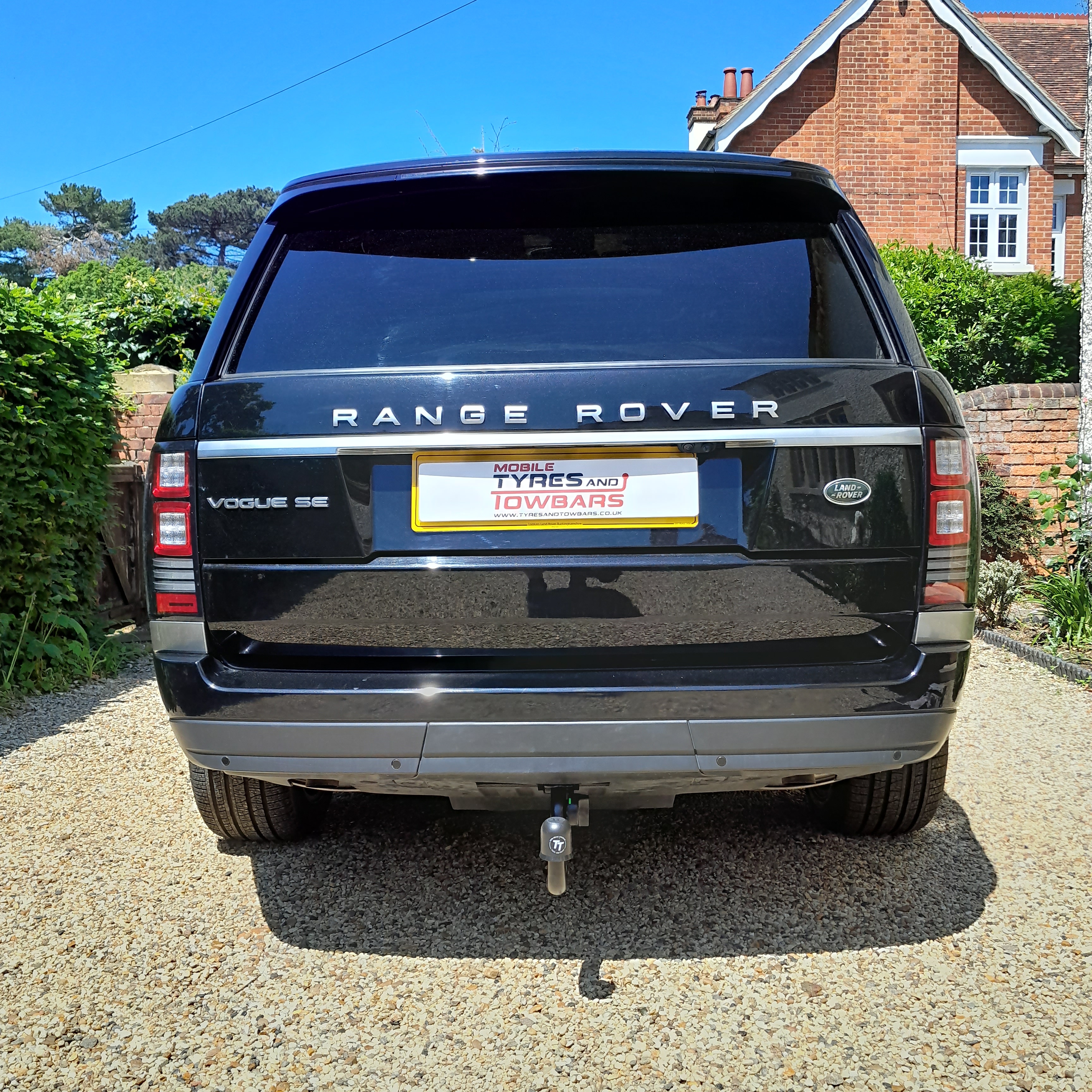 Tyresandtowbars.co.uk rangerover vogue towtrust.jpg